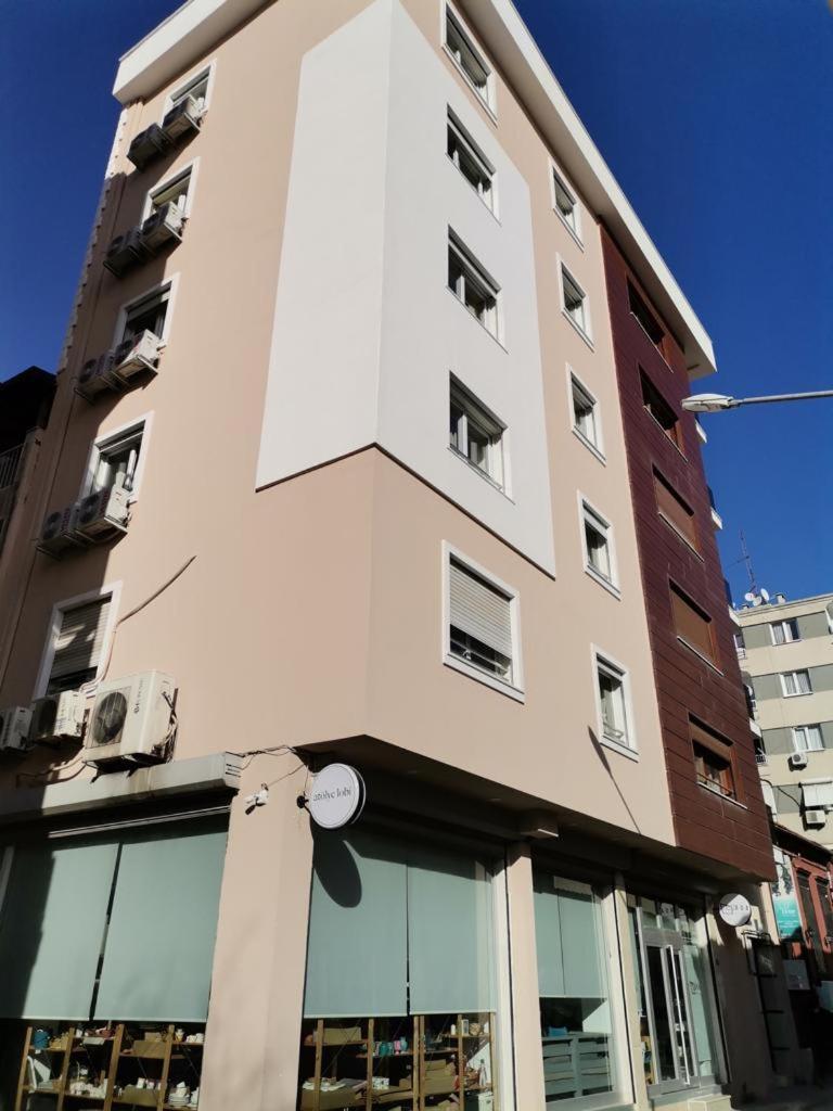 Ada מלון דירות 2*